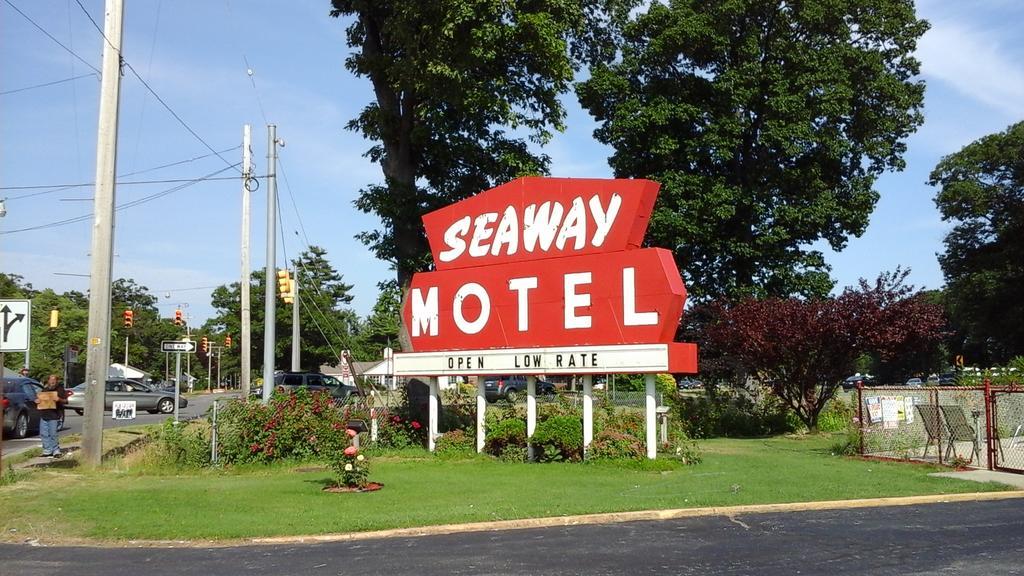 Seaway Motel Roosevelt Park Exterior foto
